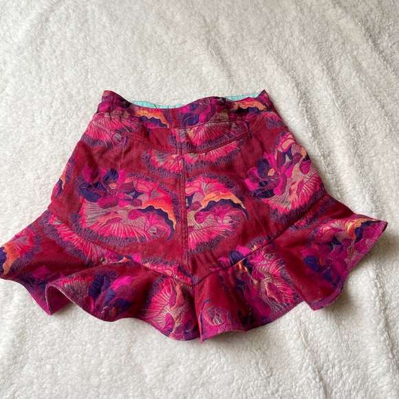 Ruffle shorts - Picture 2 of 5